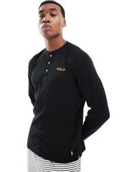Polo Ralph Lauren - T-shirt confort à manches longues en tissu gaufré avec logo doré et col tunisien - Lyst