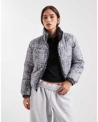 Pieces - Giacca Imbottita Double-Face Con Stampa Leopardata Tono Su Tono - Lyst