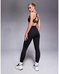 4505 - Petite – icon – po-formende sport-leggings - Lyst
