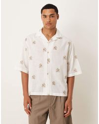 ASOS - Camisa De Media Manga Y Corte Cuadrado Extragrande Con Diseño Estampado Y Cuello De Solapas De -Neutro - Lyst