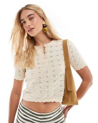 Vero Moda - Top A Maniche Corte All'Uncinetto Color Crema Con Bottoni - Lyst