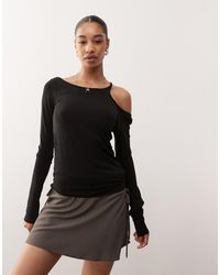 Weekday - Top Met Blote Schouder, Lange Mouwen En Uitsnijding - Lyst