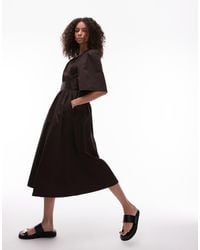 & Other Stories - Robe longueur mollet en popeline coupe cache-cœur et manches bouffantes - Lyst