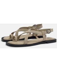Pull&Bear - – flache riemchensandalen aus leder - Lyst