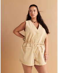 ASOS - Asos design curve – ärmelloser playsuit aus hellem denim mit bindung am rücken - Lyst