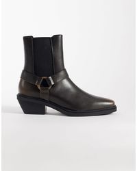 ASOS - Bottines chelsea effet vieilli avec détails en métal et talon cubain - marron - Lyst