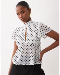 ASOS - Floaty Mesh Flutter Sleeve Top With Tie Back Detail - Lyst