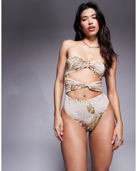 ASOS - Brooke - maillot 1 pièce bandeau à l'avant torsadé à imprimé léopard et détail métallique - Lyst