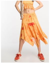 Reclaimed (vintage) - Falda midi naranja asimétrica con acabado lavado y detalles - Lyst