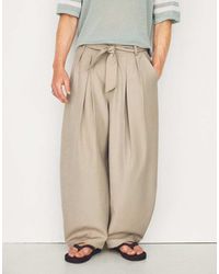Bershka - Barrel-leg Trousers With Darts And Belt - Lyst