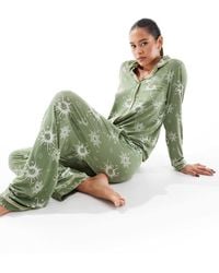Chelsea Peers - Poly Gold Celstial Print Long Sleeve Revere And Trouser Pyjama Set - Lyst