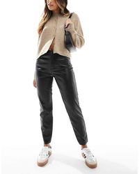 ONLY - Pantalones Capri Negros De Cuero Sintético Emily De - Lyst
