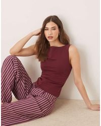 ASOS - Top Senza Maniche Color Ciliegia Scuro Morbido Al Tatto Con Scollo A Barchetta - Lyst