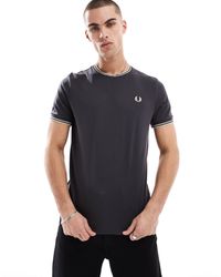 Fred Perry - – dunkeles t-shirt mit zwei zierstreifen - Lyst