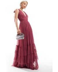 LACE & BEADS - L'invitée - madison - robe longue à volants avec nœuds aux épaules - orchidée - Lyst