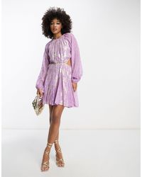 ASOS - Vestido corto lila con diseño - Lyst