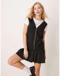 ASOS - Vestido Corto De Estilo Pichi Con Cremallera Y Falda De Tablas De Sarga De - Lyst
