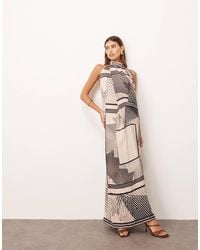 ARRANGE - – drapiertes neckholder-maxikleid mit wasserfallausschnitt und halstuch-print - Lyst