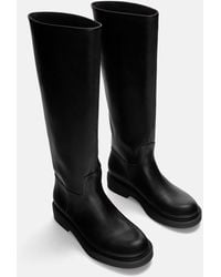 Pull&Bear - – kniehohe, flache stiefel - Lyst