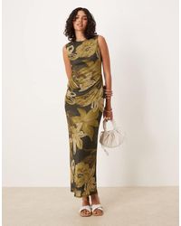 ASOS - Vestito Midi Senza Maniche Marrone Con Stampa A Fiori Oversize E Vita Arricciata - Lyst