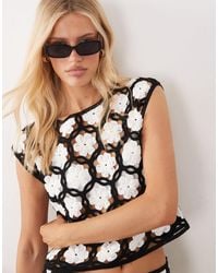 Mango - Parasol Crochet Sheer Cap Sleeve Crop Top Co-ord With Flower Detail - Lyst