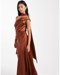 Six Stories - L'invitée - robe longue asymétrique en satin avec détail noué - rouille - Lyst