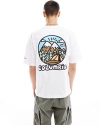Columbia - Camiseta blanca con estampado en la espalda hike happiness ii exclusiva en asos - Lyst