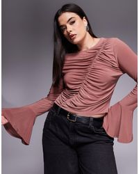 ASOS - Asos design curve - top évasé asymétrique à manches longues et fronces - châtain - Lyst