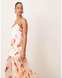 Forever New - – transparentes maxikleid mit tiefem saum und blumenmuster - Lyst