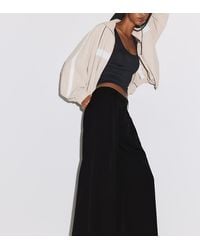 Stradivarius - Tall Wide Leg Smart Trousers With Darts - Lyst