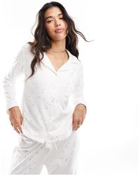 Boux Avenue - Pijama color con solapas y estampado plateado metalizado - Lyst
