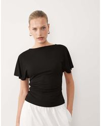 ASOS - Getailleerd T-Shirt Met Uitlopende Mouwen En V-Detail Aan De Voorkant - Lyst