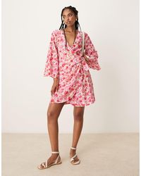 Jdy - Vestido Corto Rosa Con Estampado Floral Abstracto Y Detalle Cruzado De - Lyst