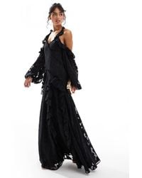 ASOS - Robe longue à volants et épaules nues en jacquard fleuri avec encolure cache-cœur - noir - Lyst