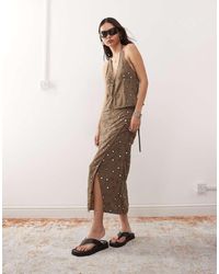 Weekday - Gonna Midi A Portafoglio Kaki Con Decorazione Di Paillettes A Specchio - Lyst