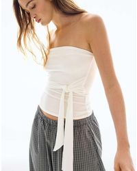 Bershka - Top A Fascia Écru Con Allacciatura - Lyst
