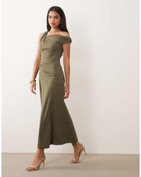 ASOS - Crepe Fallen Shoulder Maxi Dress With Ruched Skirt Detail - Lyst