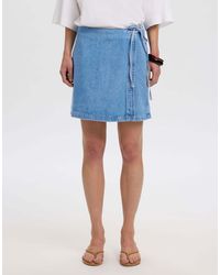 SELECTED - Minirock aus mittelem denim - Lyst