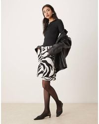ASOS - – langer jeansrock mit zebra-grafik im 90s-style - Lyst