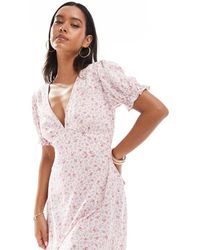 Miss Selfridge - Vestito Da Giorno Corto A Fiorellini Con Scollo A V - Lyst