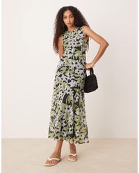 ASOS - – maxikleid aus netzstoff mit sichtbaren nähten, dunklem hintergrund und abstraktem blumenmuster - Lyst