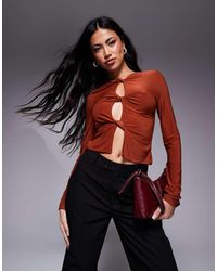 ASOS - Top A Maniche Lunghe Sinuoso Attorcigliato Sul Davanti Color Ruggine - Lyst