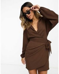 ASOS - Mini-Jurk Met Textuur, Lange Mouwen, V-Hals En Overslag - Lyst