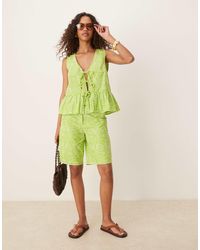 ASOS - Curve - bermuda avec broderies sur l'ensemble - citron vert - Lyst