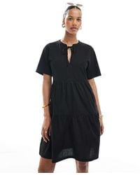 Threadbare - Vestido Corto De Manga Corta Con Diseño Escalonado Y Detalle De Abertura De Tejido Rico En Algodón De - Lyst