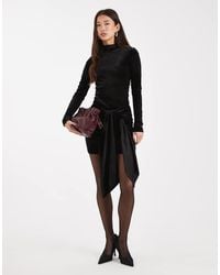 Miss Selfridge - Vestido Corto Con Lazada En La Cintura Y Cuello Alto De Terciopelo De - Lyst