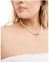 ASOS - Curve Necklace With Faux Freshwater Pearl And Clasp Detail - Lyst