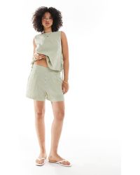 ASOS - Pantalones Cortos Caquis A Rayas Sin Cierres Con Vuelo De Tejido Texturizado De (Parte De Un Conjunto)-Verde - Lyst