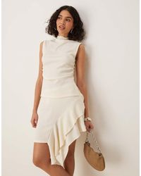 ASOS - Top Con Cuello Subido Y Detalle Fruncido En Los Laterales De Tejido Texturizado De (Parte De Un Conjunto)-Blanco - Lyst