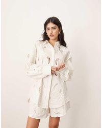 ARRANGE - Camisa Blanca Con Bordado Floral Calado Simétrico De Algodón De (Parte De Un Conjunto) - Lyst